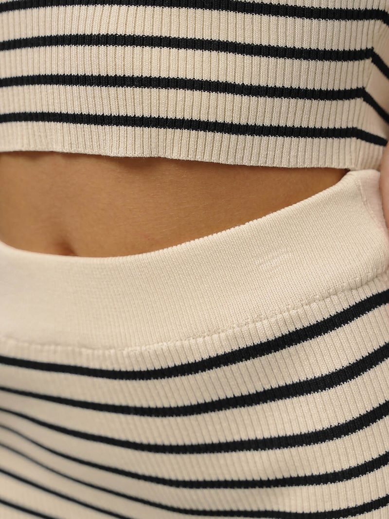 Ženski komplet bež/črna - zgornji del in krilo OZONEE O/CH5801